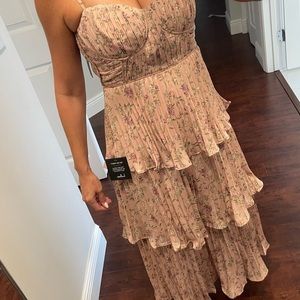Lulus Pink floral tiered dress